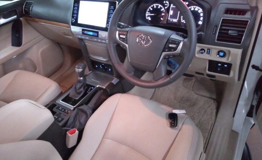 Toyota Land Cruiser Prado-TX 2023 CH-0034