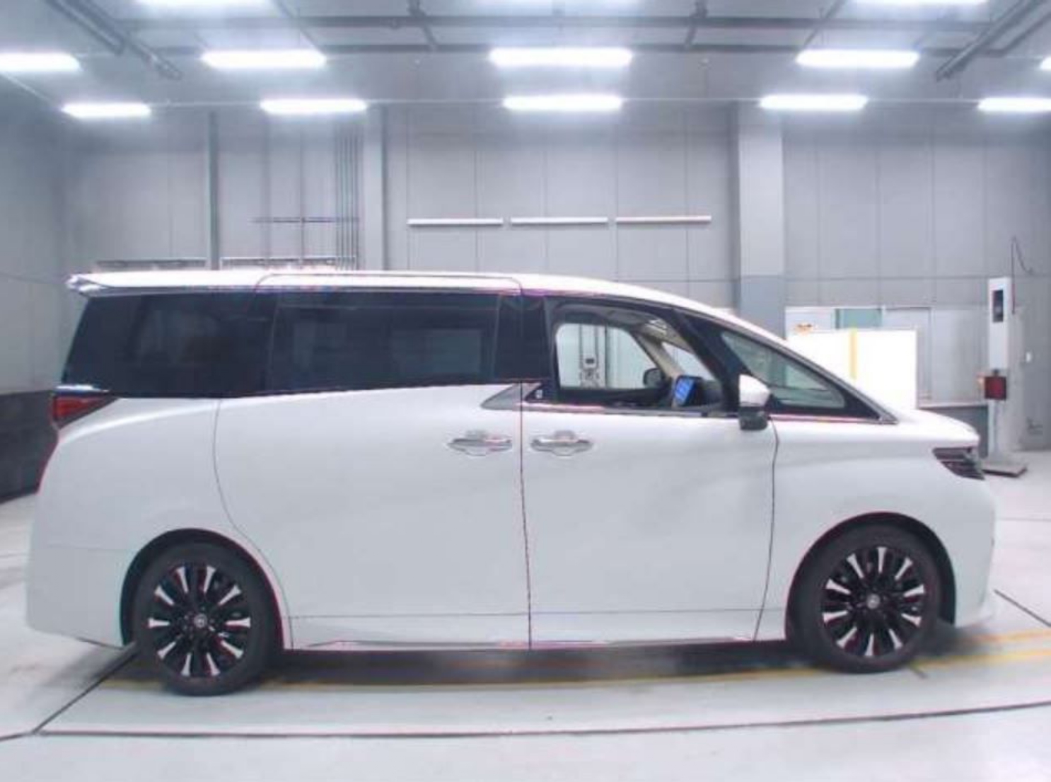 Toyota Alphard Executive 2024 CH-0044